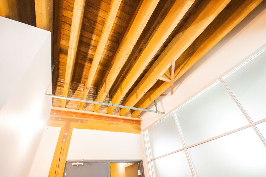More Photos Of 211 Columbia St, Vancouver Office For Sale