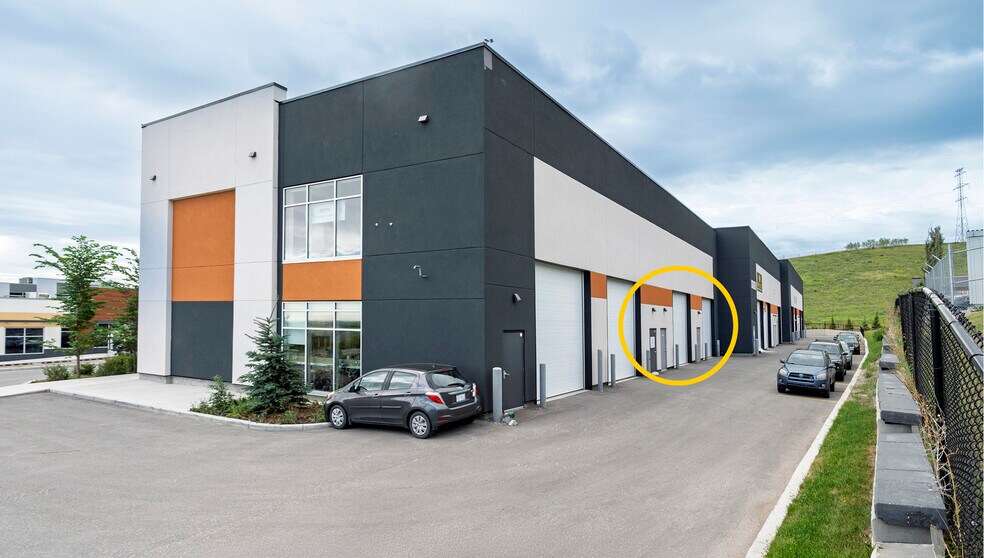 More Photos Of 270 Nolanridge Cres, Calgary Storefront Retail Office For Lease