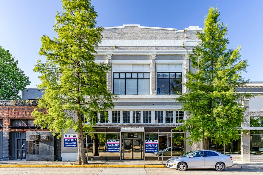Primary Photo Of 654 Main St, Baton Rouge Office For Sale