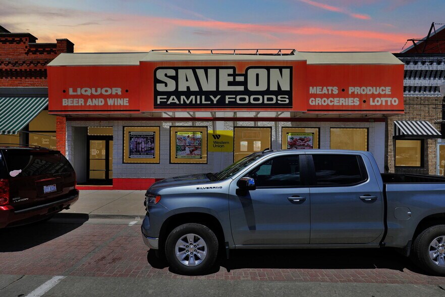 More Photos Of 131 E Grand River Ave, Fowlerville Storefront For Sale