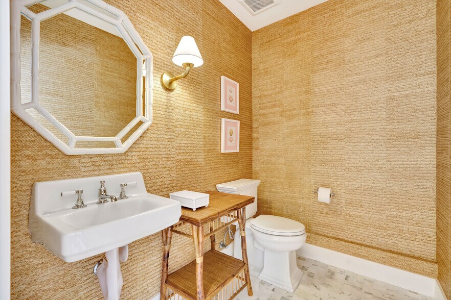 More Photos Of 725 N A1A, Jupiter Medical For Sale