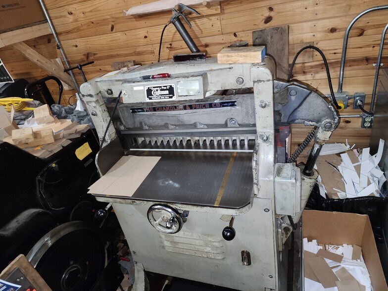 More Photos Of 2104 Main St, Emmetsburg Office Residential For Sale