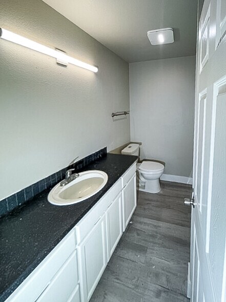 More Photos Of 1019 18th St NE, Auburn Apartments For Sale