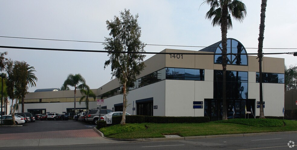 More Photos Of 1401 N Batavia St, Orange Research And Development For Lease