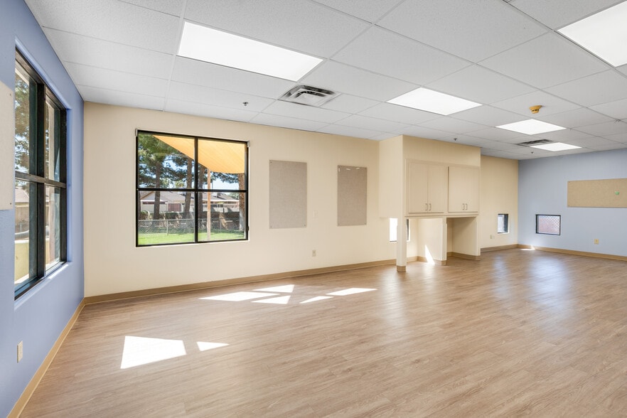 More Photos Of 1151 W Ray Rd, Chandler Daycare Center For Sale