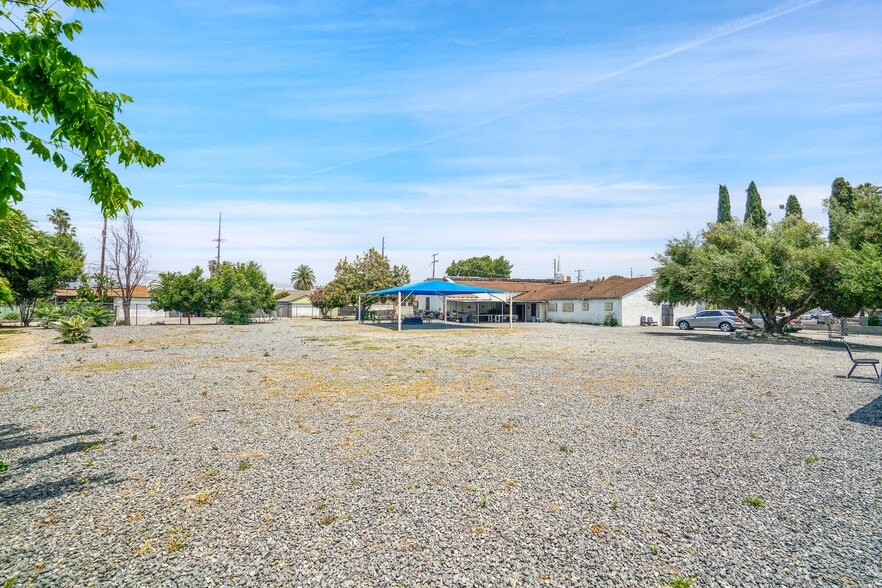 More Photos Of 109 S Aprilia Ave, Compton Religious Facility For Sale
