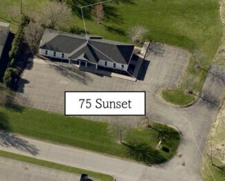 More Photos Of 75 Sunset Dr, Newark Medical For Sale