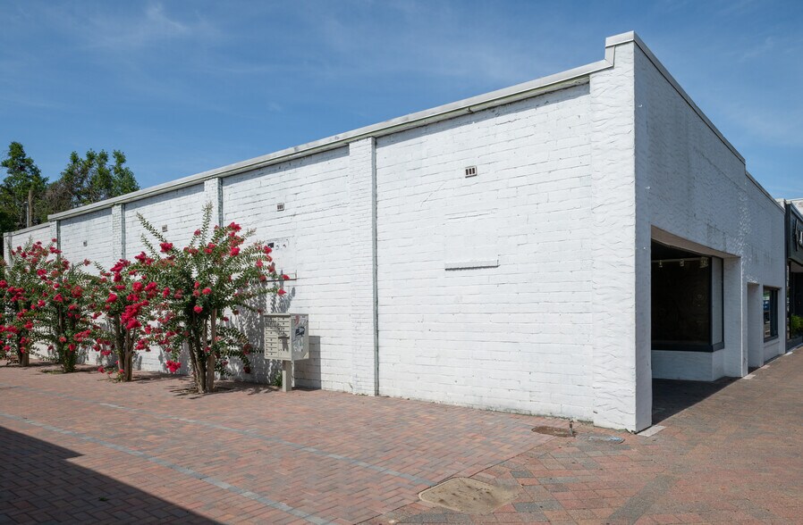 More Photos Of 142 & 144 US-98 Miracle Strip Pky, Fort Walton Beach Storefront For Sale