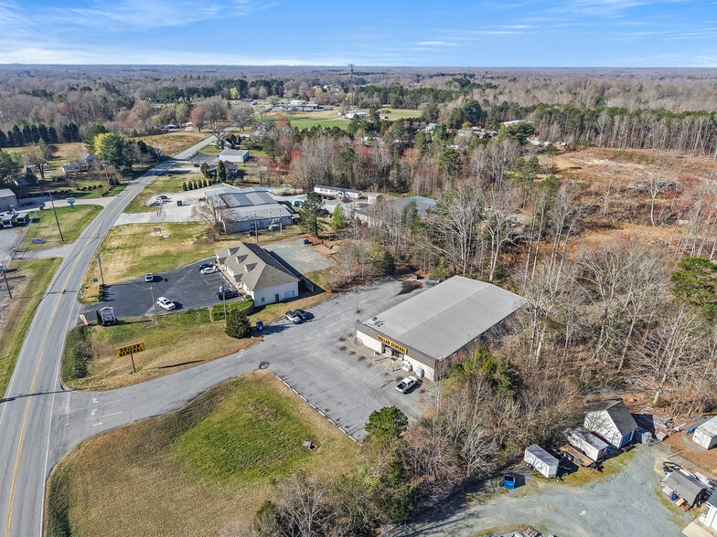 More Photos Of 8547 N Highway 150, Clemmons Freestanding For Sale