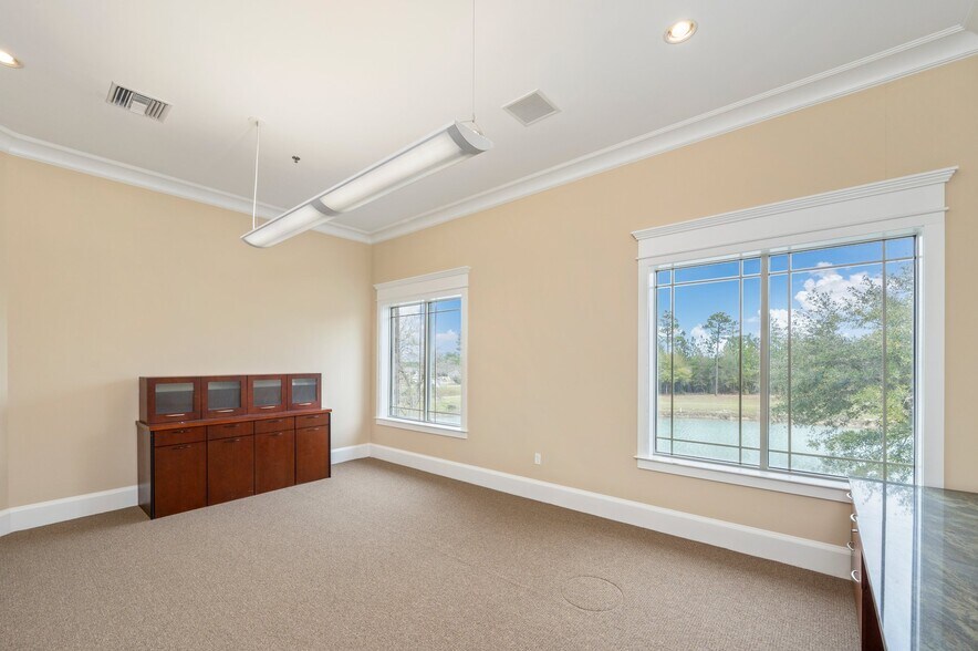 More Photos Of 3201 Heritage Plantation Blvd, Laurel Hill Office For Sale