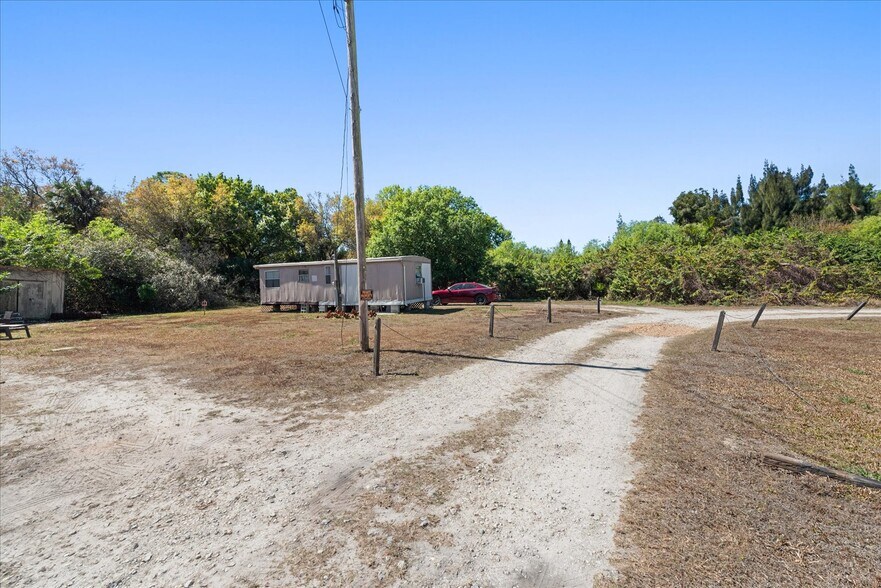 More Photos Of 380 San Jose St, North Fort Myers Manufactured Housing Mobile Home Park For Sale