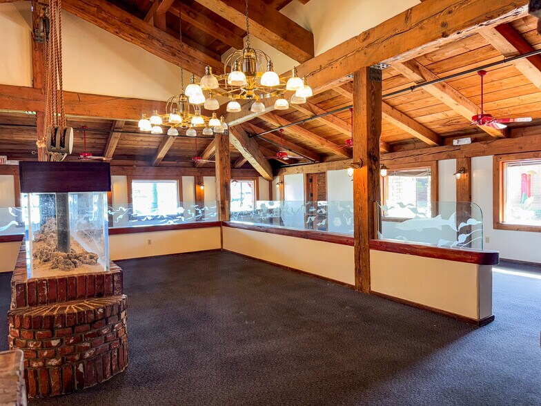 More Photos Of 360 Via Vera Cruz, San Marcos Restaurant For Sale