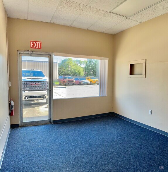 More Photos Of 2860-2870 NE Kirby Cir, Palm Bay Flex For Lease
