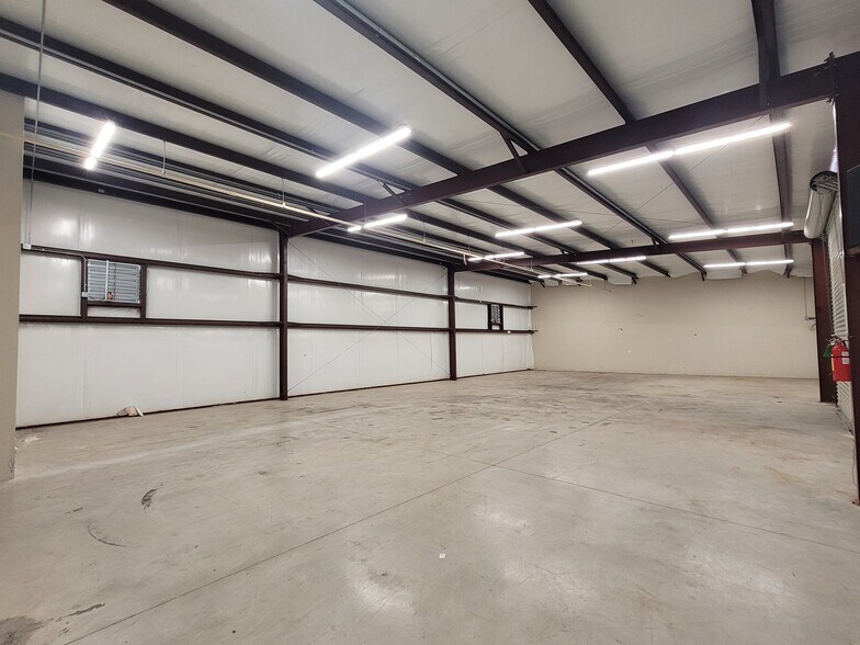 More Photos Of 1913 Post Rd, New Braunfels Unknown For Lease
