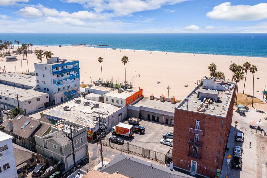 More Photos Of 1011-1011 Ocean Front Walk, Venice Storefront Retail Office For Sale