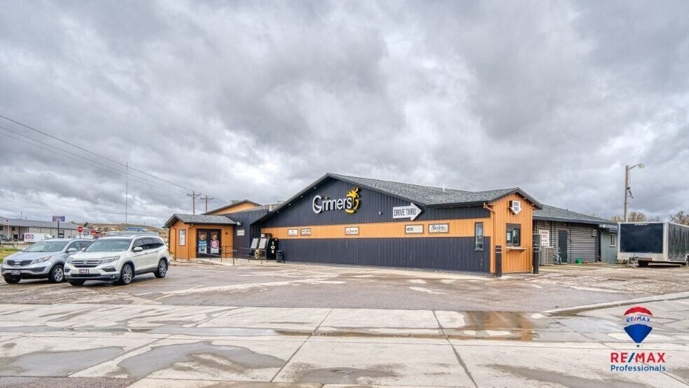 More Photos Of 5201 S Douglas Hwy, Gillette Bar For Sale