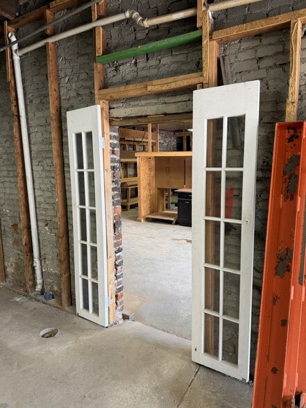 More Photos Of 2019 Cushing St, Saint Louis Industrial For Lease