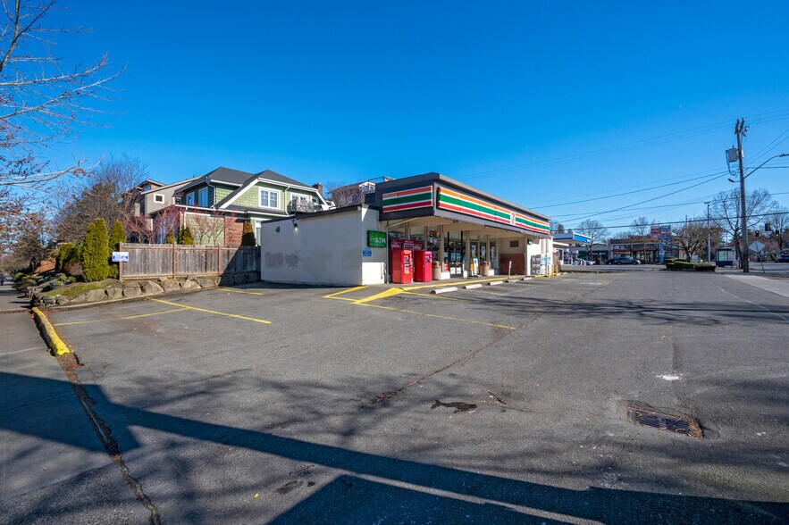 More Photos Of 4312 SW Admiral Way, Seattle Convenience Store For Sale