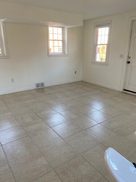 More Photos Of 381 Hubbard St, Glastonbury Loft Creative Space For Lease