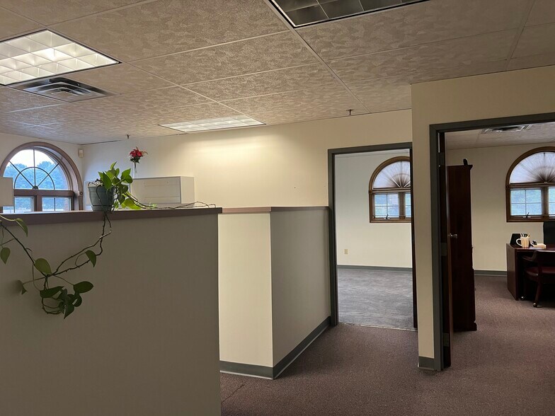 More Photos Of 625 Wolcott St, Waterbury Unknown For Lease