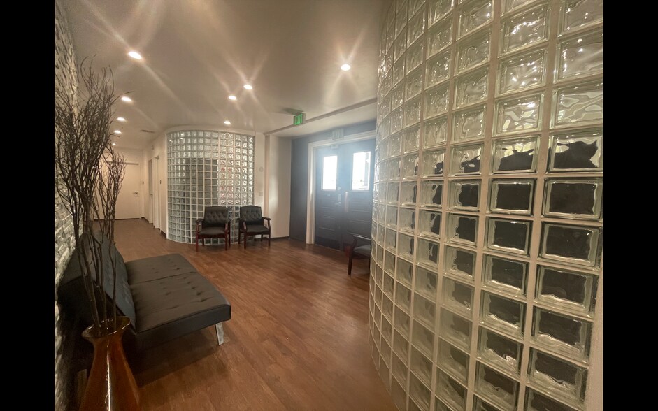 More Photos Of 9935 S Santa Monica Blvd, Beverly Hills Coworking Space