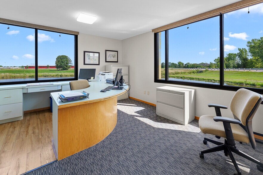 More Photos Of 560 Rolling Meadows, Fond Du Lac Light Distribution For Sale