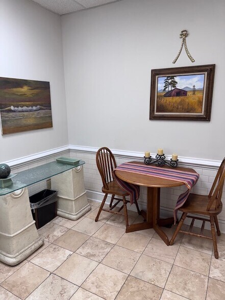 More Photos Of 1433 Emerywood Dr, Charlotte Office For Lease