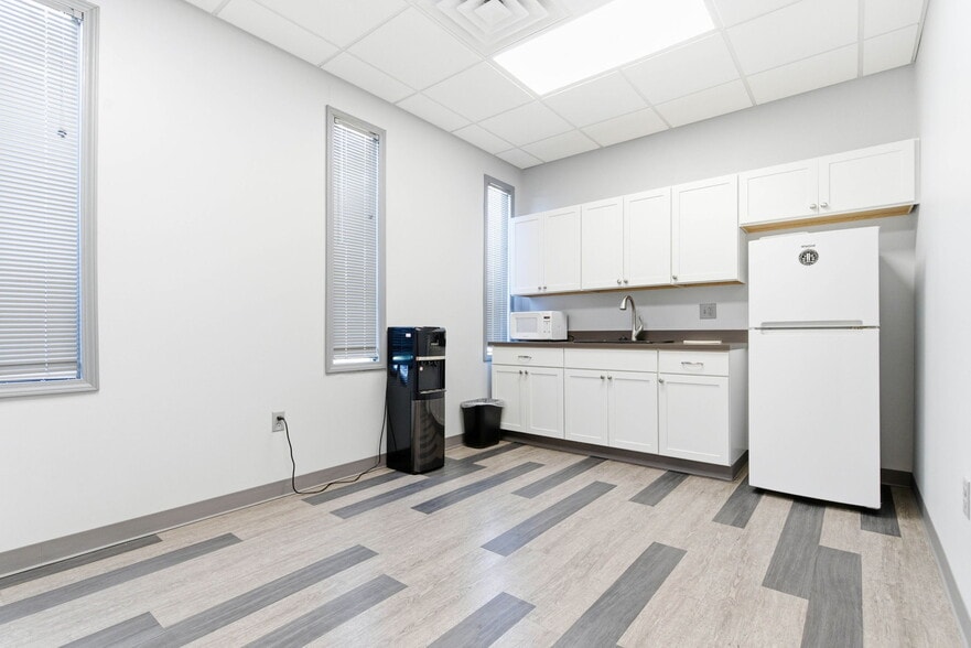 More Photos Of 13720 Aiken Rd, Louisville Warehouse For Sale