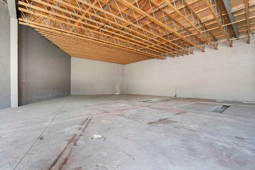 More Photos Of 10926 Randall St, Sun Valley Warehouse For Lease