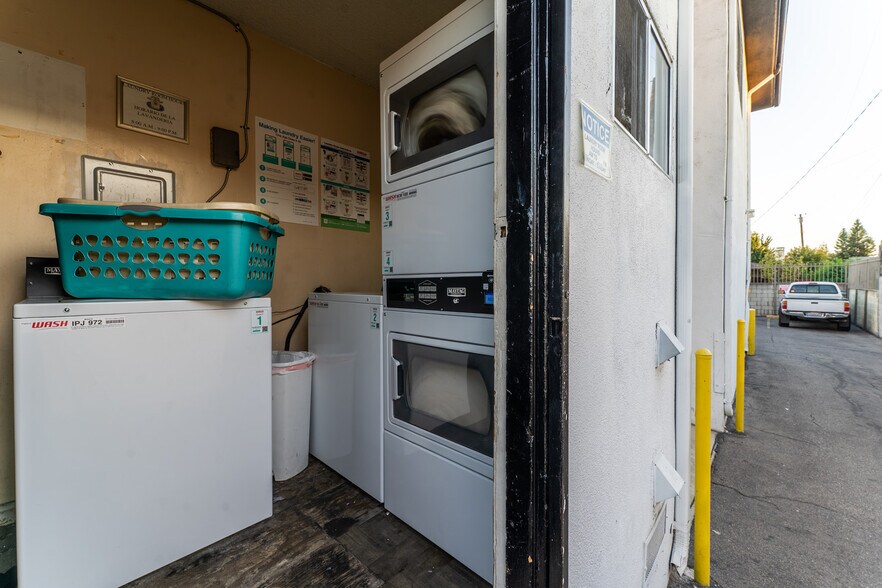 More Photos Of 14924 Roscoe Blvd, Panorama City Apartments For Sale