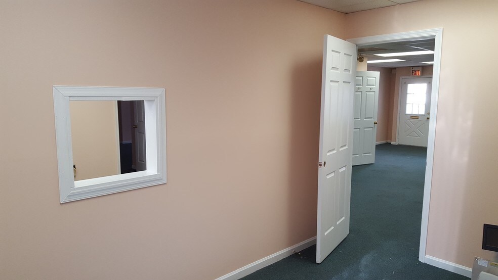 More Photos Of 9520 Marlboro Pike, Upper Marlboro Office For Sale