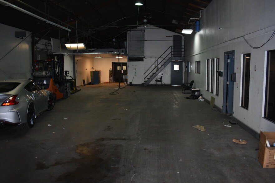 More Photos Of 7822 Salt Lake Ave, Cudahy Warehouse For Sale