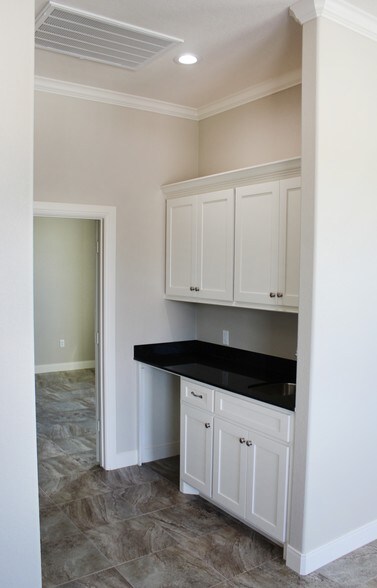 More Photos Of 11400 State Highway 30, College Station Unknown For Lease