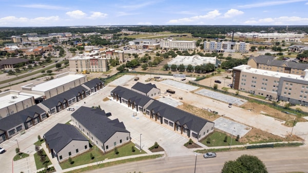 More Photos Of 0 Katy Mills Cir, Katy Unknown For Lease