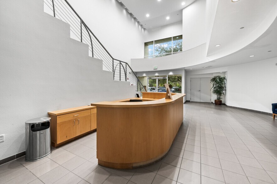 More Photos Of 6015 31st St E, Bradenton Office For Lease