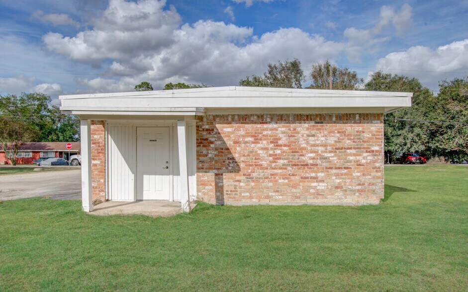 More Photos Of 7430 Rodgers Rd, Manvel Office Residential For Sale