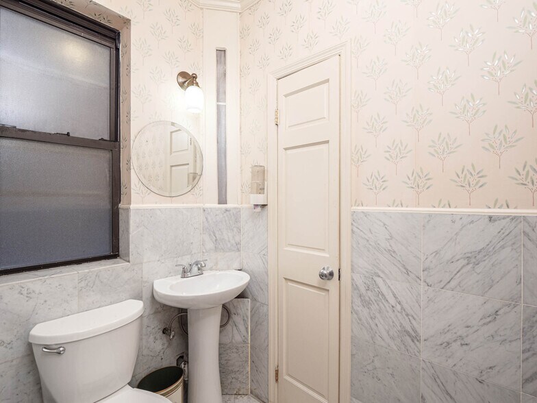 More Photos Of 145 W 86th St, New York Apartments For Sale
