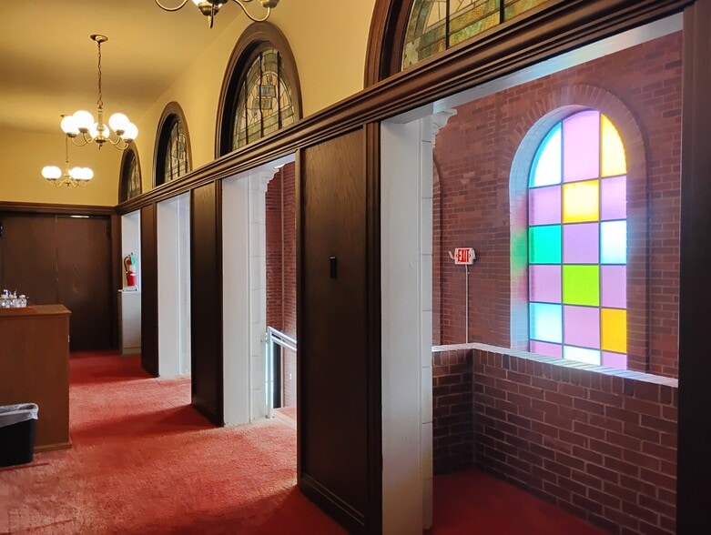 More Photos Of 906 Elm St, Coffeyville Religious Facility For Sale