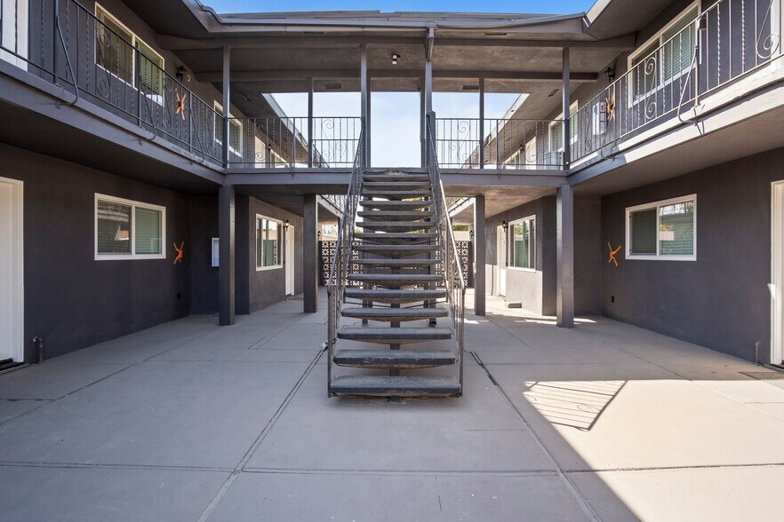 More Photos Of 116 Covena Ave, Modesto Apartments For Sale