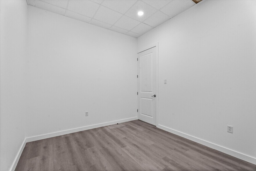 More Photos Of 26605 Cook Field Rd, Katy Light Distribution For Lease