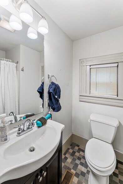 More Photos Of 1415 Highland Ave, Knoxville Multifamily For Sale