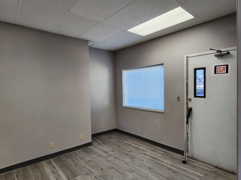 More Photos Of 720 6th St, Clarkston Medical For Lease