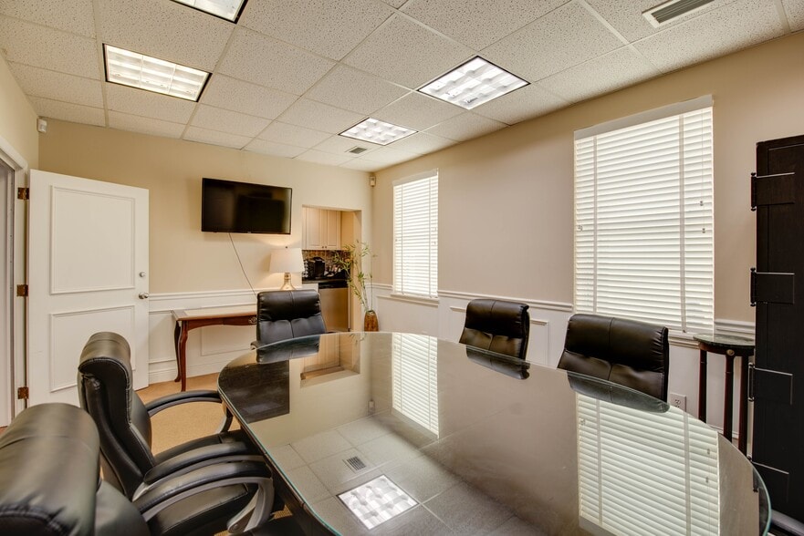 More Photos Of 604 Whitehead St, Key West Medical For Sale