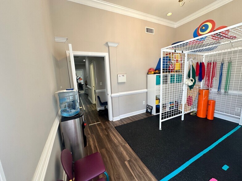 More Photos Of 2450 Atlanta Hwy, Cumming Office For Lease