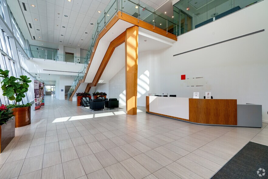 More Photos Of 9395 S John Young Pky, Orlando Office For Lease