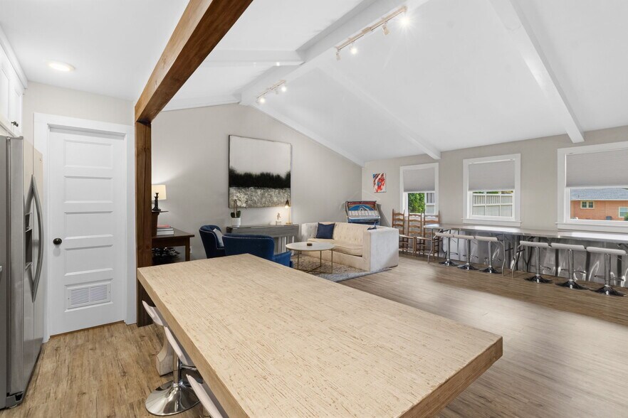 More Photos Of 41 North Ave, Ellijay Office For Sale