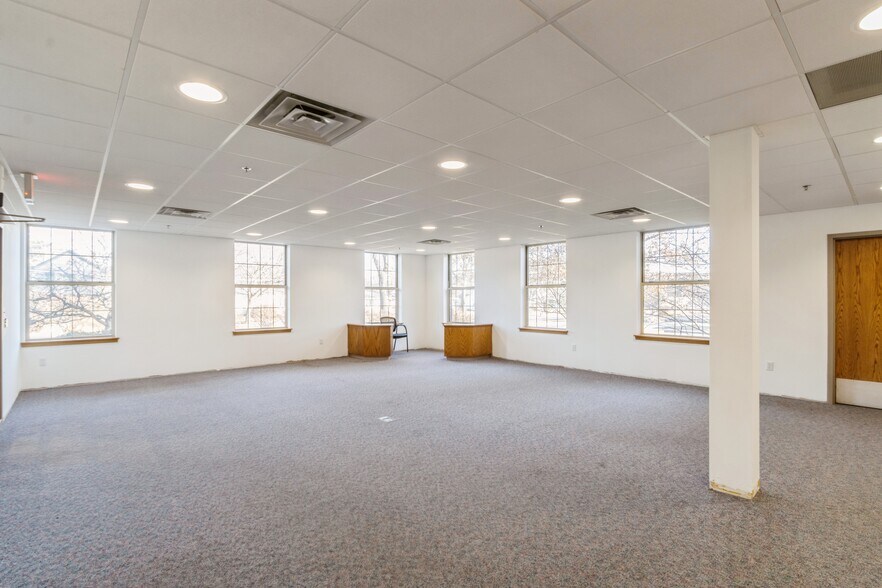 More Photos Of 520 10th Ave, Coralville Medical For Sale