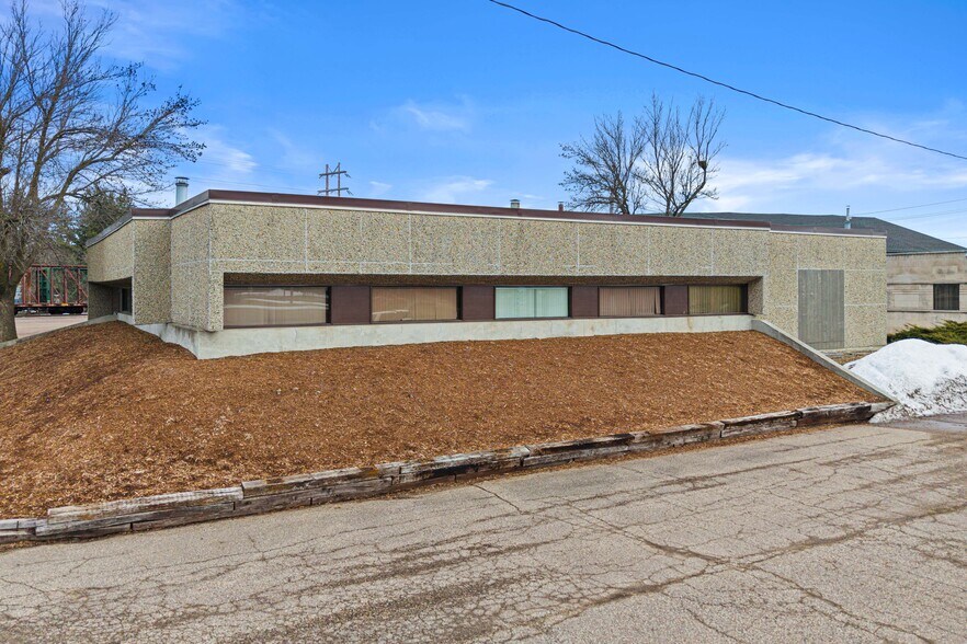 More Photos Of 1431 N 2nd St, Wisconsin Rapids Office For Sale