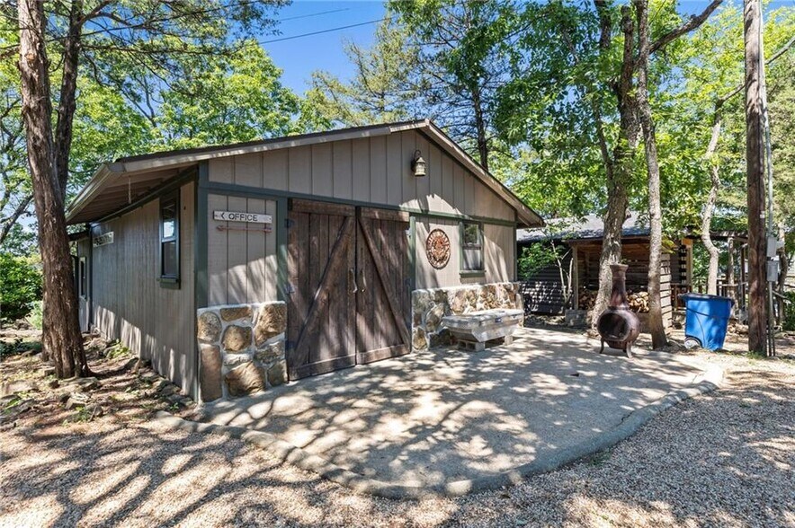 More Photos Of 755 County Road 210, Eureka Springs Hotel For Sale