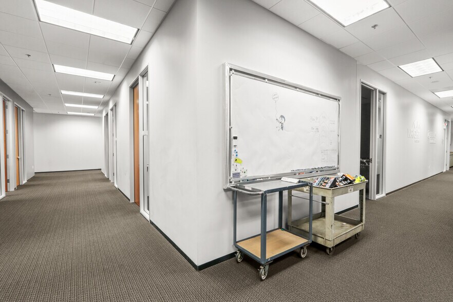 More Photos Of 50 Icon, Foothill Ranch Manufacturing For Lease